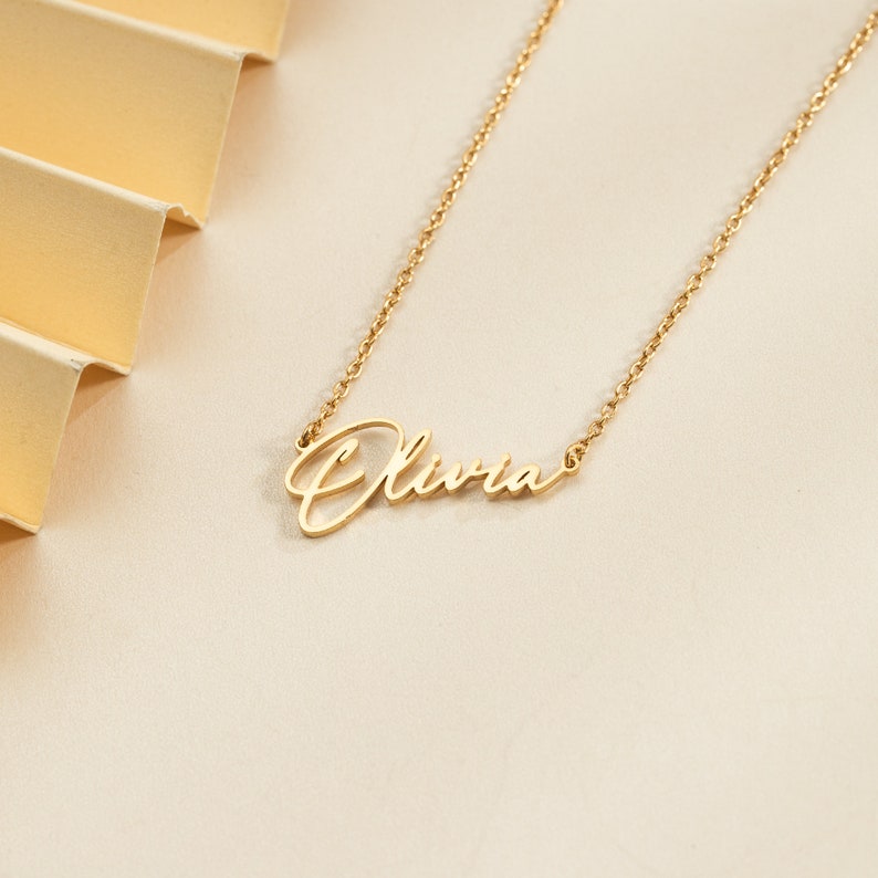 Collana con nome in argento personalizzata, Collana con nome placcata in oro 18K personalizzata, Gioielli con nome personalizzati, Regalo di compleanno per lei, Regalo per la festa della mamma immagine 7