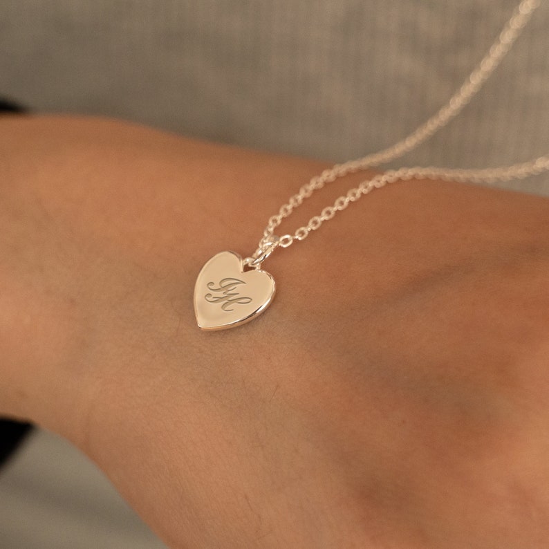 Collier pendentif coeur personnalisé, collier de nom personnalisé, pendentif coeur gravé, cadeaux maman, cadeau de bijoux pour elle, cadeau d'anniversaire image 3