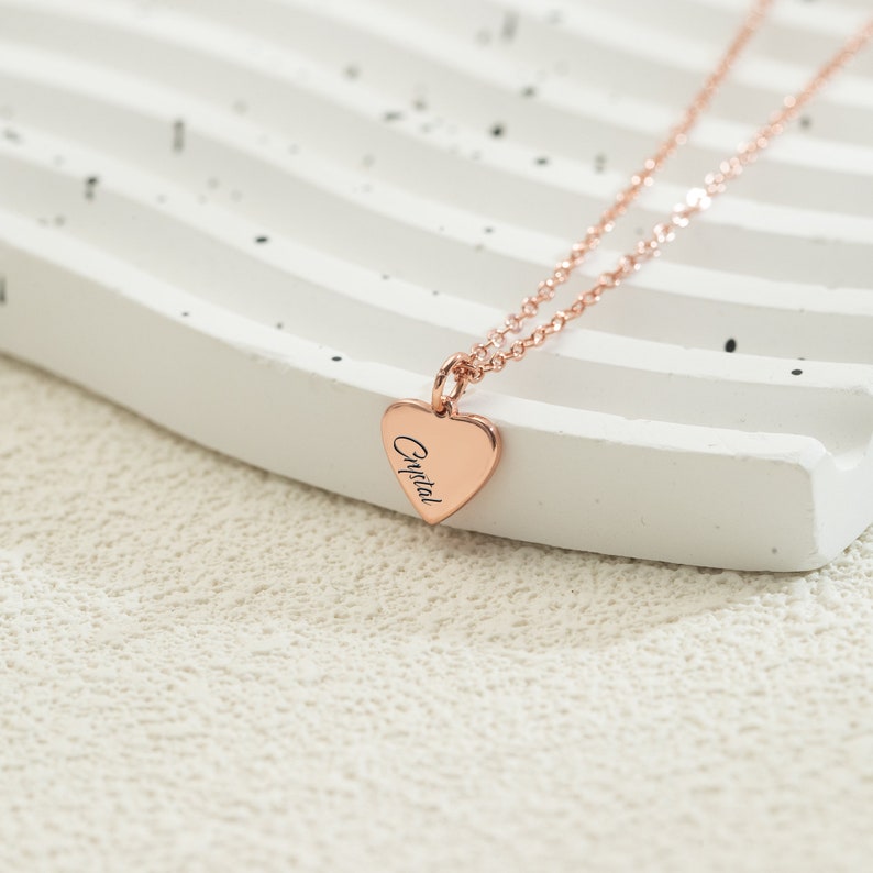 Engraved Hearts Name Necklace, Personalized Mom Necklace with Kids Names, Family Pendant Necklace, Mother's Day Gift for Mom Wife Grandma Bild 5