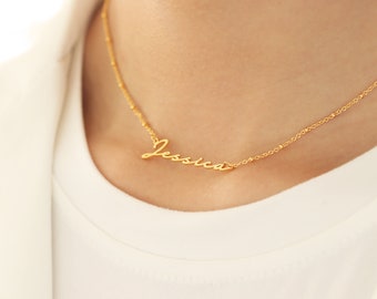 Collar con nombre pequeño de oro, collar nemeplateado con nombre de niña con cadena de cuentas, regalos de cumpleaños para ella, regalos de dama de honor, regalos de Navidad para mujeres