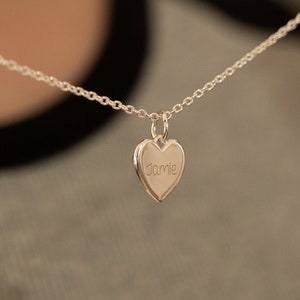 Aangepaste hart hanger ketting, gepersonaliseerde naam ketting, gegraveerde hart hanger, moeder geschenken, sieraden cadeau voor haar, verjaardagscadeau afbeelding 2