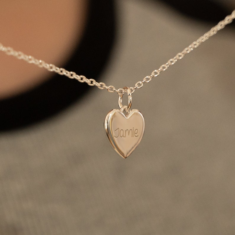 Collier pendentif coeur personnalisé, collier de nom personnalisé, pendentif coeur gravé, cadeaux maman, cadeau de bijoux pour elle, cadeau d'anniversaire image 2