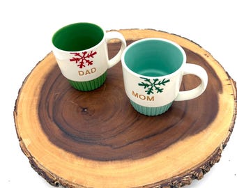 Hallmark Vintage Mom & Dad Schneeflocke Tassen im Ruhestand Vintage