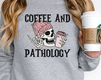 Café y patología, camisa de asistente de patología, camisa de patólogo, camisa de histología, regalos de patología, suéter de asistente de patología