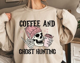 Koffie en spokenjacht met ronde hals, spookjachtshirt, shirt paranormaal onderzoeker, cadeaus spokenjager, spookachtige herfst ronde hals