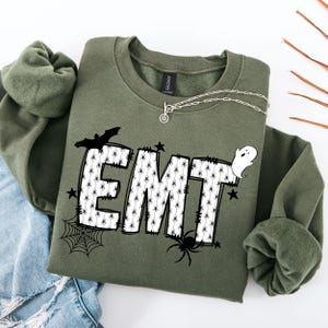 Halloween EMT Sweatshirt Emt Geschenke Emt Sweatshirt Sanitäter Geschenk Ersthelfer Geschenk Sanitäter Pullover EMT Studenten Spooky Emt Rundhalsausschnitt EMS