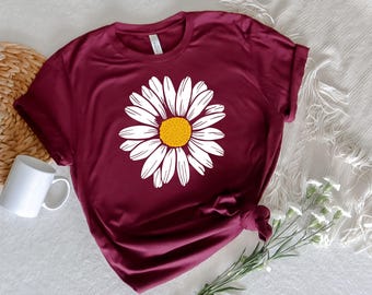 Daisy Shirt, Flower Shirt, Women Shirt, Wildflower Shirt, Boho Shirt, Floral T-shirt Gift, Birth Month Flower, Gift For Sister, Summer Shirt