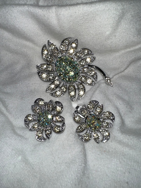 Sarah Coventry Brooch