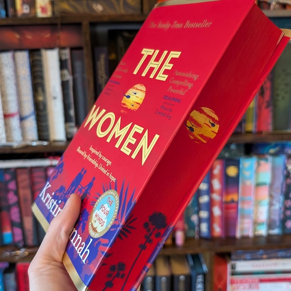 The Women by Kristin Hannah kundenspezifische handbemalte Bücher Geschenk Sonderedition