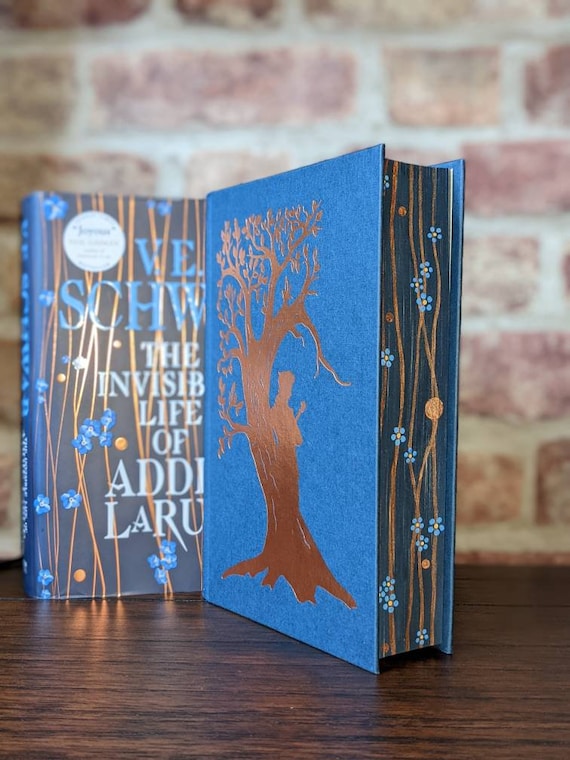 La vita invisibile di Addie LaRue di V.e. Schwab stencil personalizzato  bordo spruzzato libri dipinti a mano regalo edizione speciale -  Italia