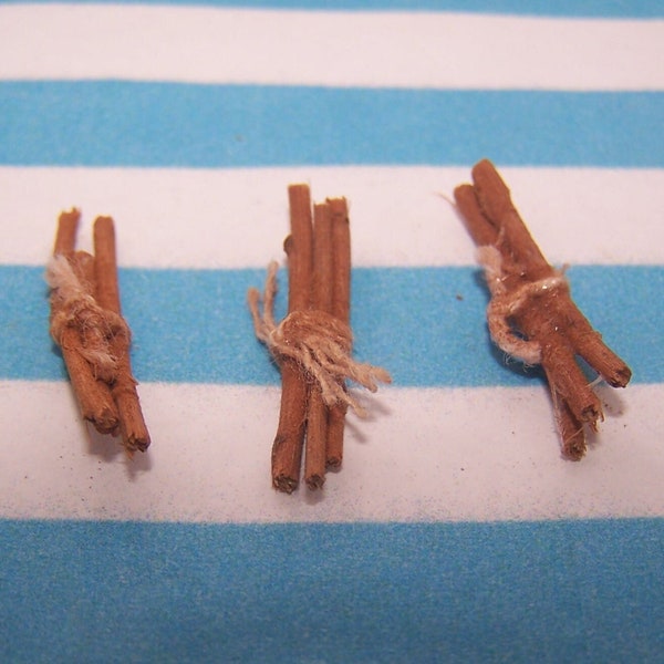 Dolls House, Christmas, Cinnamon Sticks, 12th Scale, Real Aroma, Decorations, Bundle, Hand Crafted, Wood, Miniature, Unique