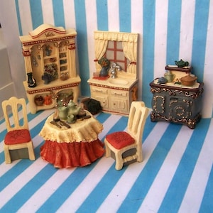 Dolls House, Avon, 24th, Kitchen Set, Dresser, Sink Unit, Aga, table, Chairs, Miniatures, Vintage, Boxed, Gift Idea