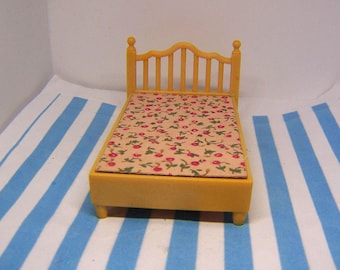 Sylvanian Families, Bed, 16th Scale Miniature, Headboard, Floral Base, 80's, Dolls House, Vintage