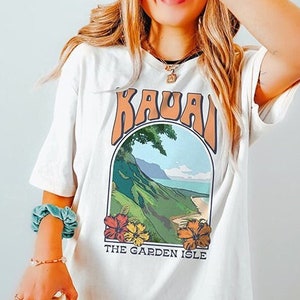 Kauai Shirt, Hawaii Family Vacation Tee, Vintage Boho Trendy Womens Beach TShirt, Kauai Na Pali Coast Girls Trip T-Shirt, Summer Beach Tee