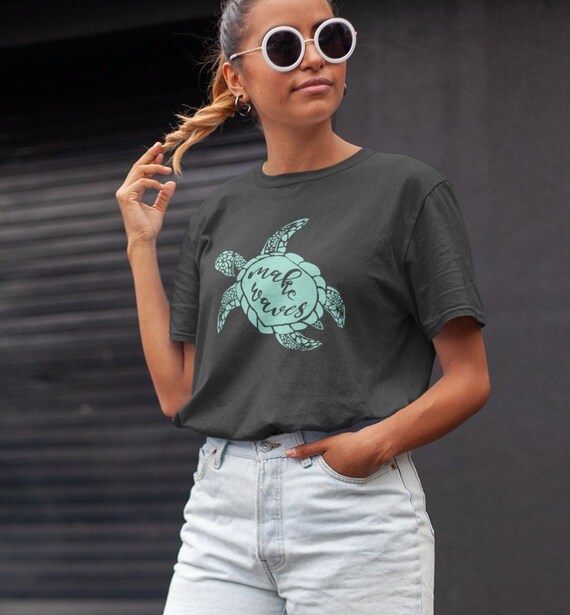 Hawaiian Sea Turtle Bay Shirt, Hawaii Animal Tee Gift Hawaiian Sea Turtle Bay Shirt, Hawaii Animal Tee Gift