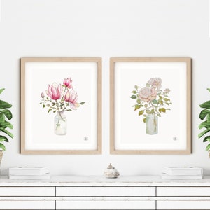Conjunto de impresiones en acuarela de rosas y magnolias: Arte mural con jarrón floral
