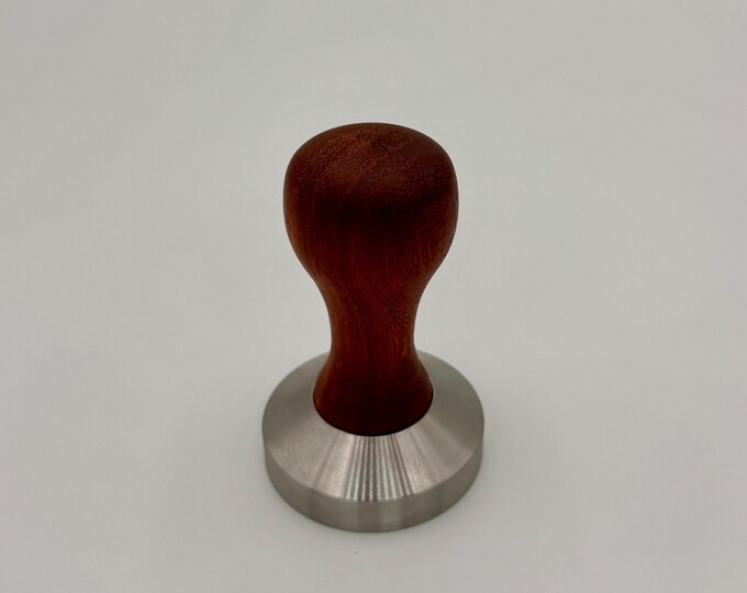 Espresso Tamper Padouk – handgefertigter Barista Tamper – 58 mm / 58,5 mm Präzision – Siebträger Zubehör
