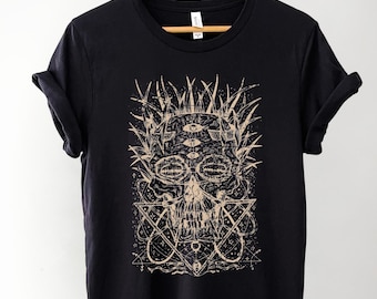 Grunge Skull Graphic Tee: Edgy Gothic Dark Art T-Shirt