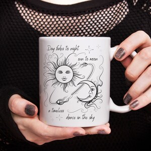 Caneca de cerâmica celestial Sol e Lua: Alchemy Art, 11oz