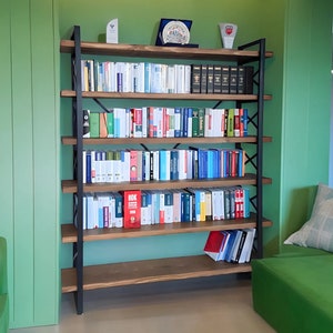Individuelles Bücherregal aus Holz - Bauernhaus Bücherregal - Loft Bücherregal - Vorratskammer - Braunes Regal - Modernes Bücherregal nach Maß