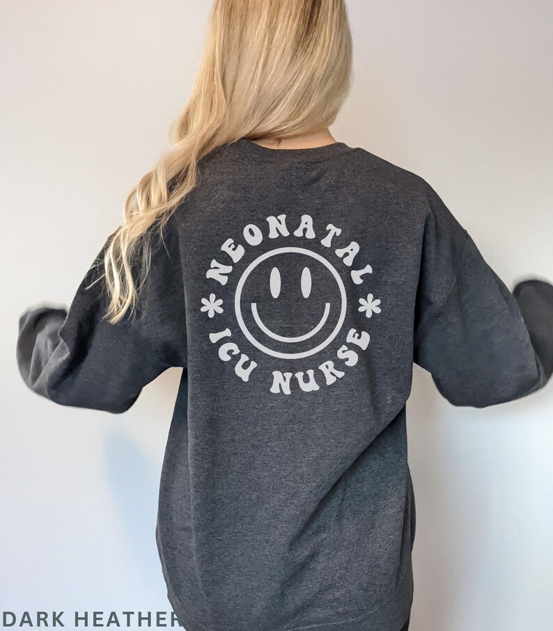 NICU Nurse Sweatshirt, Neonatal Nurse Shirt, NICU Nurse Crewneck Sweater, Nurse Gifts, Tiny Humans Shirt Nurse Apparel Gifts for Nurses imagem 7