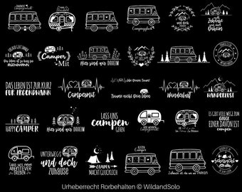 Peut inclure: Une collection de 20 illustrations en noir et blanc représentant des camping-cars, des montagnes et du texte en allemand. Le texte comprend des phrases comme "Camper", "Wanderlust", "Happy Camper" et "Lass uns campen".
