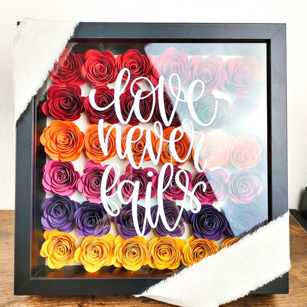 Love never fails | 1.Korinther 13 | Shadowbox | Bilderrahmen | Hochzeitsgeschenk | Hochzeit | Glaube | Bibelvers | Gott | Liebe | Jesus