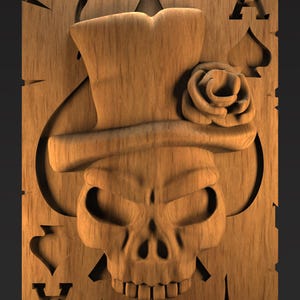 Könnte beinhalten: Hölzerne Pik-Ass-Karte mit einem Totenkopf, der einen Zylinder und eine Rose trägt. Die Karte ist aus Holz geschnitzt, mit dem Pik-Symbol und dem Buchstaben "A" sichtbar. Das Design hat eine gotische oder Steampunk-Ästhetik.