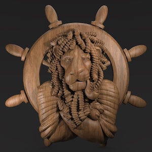 Puede incluir: Escultura de madera de una cabeza de león con rastas, una pipa y alas, sobre un timón de barco. El león tiene una expresión serena. La madera tiene un tono cálido y natural.