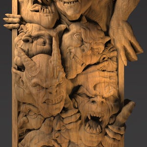 Puede incluir: Un relieve de madera que presenta múltiples rostros grotescos con cuernos, colmillos y expresiones de mueca. La obra de arte está enmarcada y tiene un acabado de veta de madera natural, mostrando una artesanía detallada y un tema gótico.