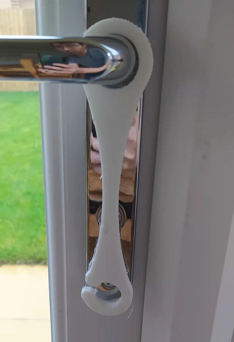 Door stay, Door holder to keep your patio door stay open with a small gap, Perfect to use in all seasons when you do not need the doors fully open, Allow your pet to pass through and let fresh air into your house