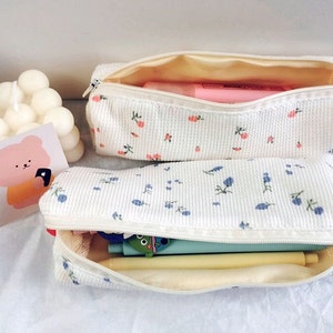Kawaii Coquette Makeup Bag Cute Roomy Cosmetic Bag Aesthetic Floral Makeup  Pouch Travel Toiletry Bags For Women Girls - Temu