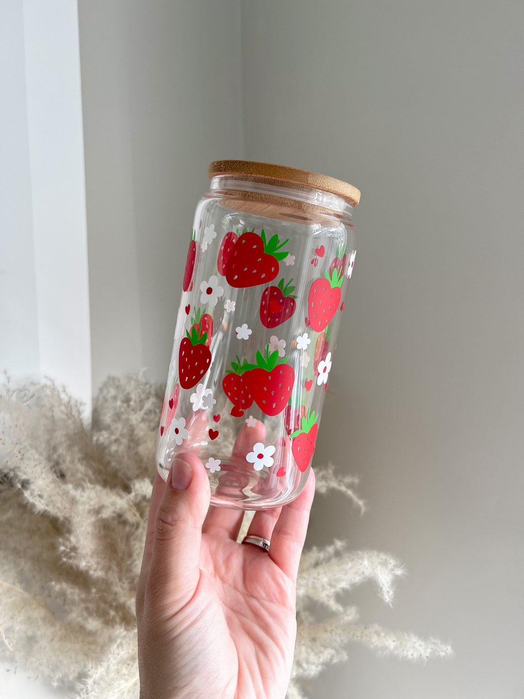 Strawberry and Flowers Glass Can - Iced Coffee Glass - Coffee Glass - Reusable Glass - Bamboo Lid - Summer Party - Summer Drinks - Garden