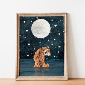 Stampa artistica da parete raffigurante una tigre, pittura raffigurante una tigre che nuota, pittura raffigurante il cielo notturno, illustrazione raffigurante la giungla, decorazione da parete celeste, opera d'arte raffigurante animali, animali del safari