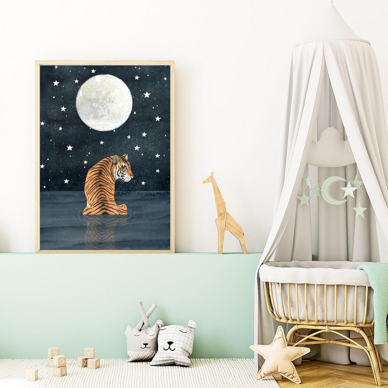 Tijgerkunstdruk: schilderij hemelse jungle, maan kinderkamerdecoratie afbeelding 3