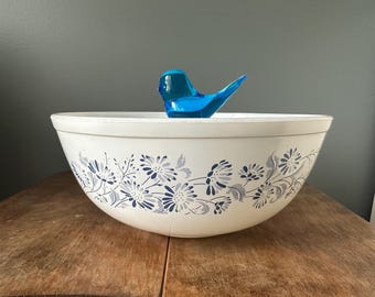 Pyrex Colonial Mist #404 Bowl