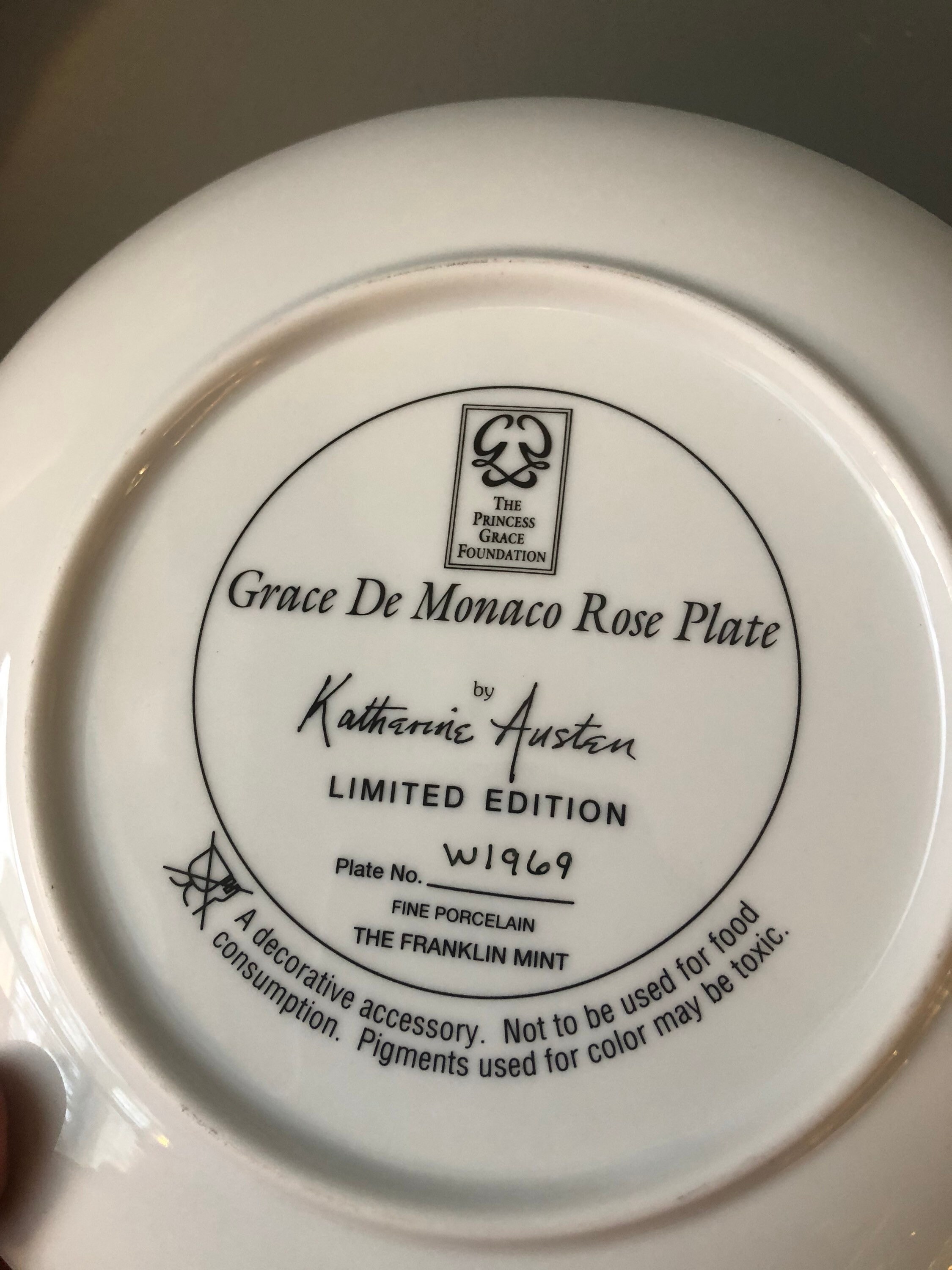 Franklin Mint - Grace De Monaco Rose Plate by Katherine Austen