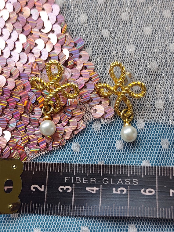 Vintage twist cross pearl earrings for pierced ea… - image 4