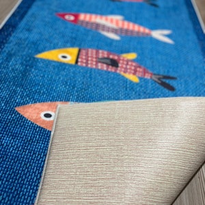 Alfombra de cocina antideslizante y lavable con diseño de peces imagen 6