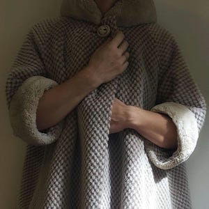 Vintage 1950s women&#39;s cream wool coat, Swing loose fitting beige coat with faux fur collar and cuffs, Brown long  vintage 100% wool coat