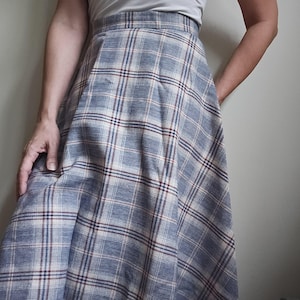 Vintage Blue Plaid Midi Skirt, Wool Look Polyester, 1980s A-Line High Waist Skirt, Fall Winter Classic Check Skirt Size Medium