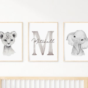 Conjunto de 3 impresiones personalizadas de nombres de safari, vivero monocromo, decoración de safari de vivero, arte de pared de animales de la selva, impresión inicial de vivero personalizado