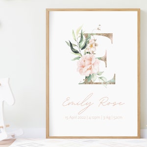 Stampa personalizzata con nome floreale - Poster di nascita, stampa floreale rosa, stampa iniziale personalizzata per la cameretta dei bambini, decorazione per la cameretta delle bambine, arte murale rosa e verde
