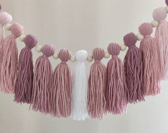 Tassel Banner / Pink tassel banner / Macrame Tassel Banner / Bannière à pampilles / Quastenbanner / Bandera de borla/ Bandiera della nappa