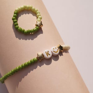 Conjunto de pulsera y anillo de estrella personalizables: pulsera con letras, idea de regalo para una amiga, regalo de cumpleaños, joyería de perlas.