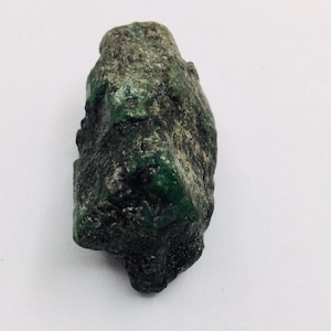 wholesale Price Natural Zambia Emerald Rough Weight 114 ct raw Emerald crystal , untreated crystal emerald  specimen Emerald Raw Gemstone