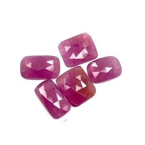 Rubis roses naturels coupés en tranches – Rubis fantaisie roses plats à facettes en vrac