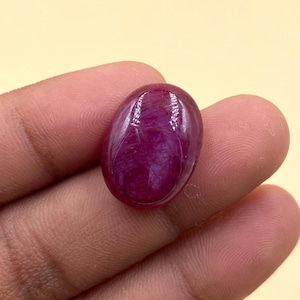 Naturlig rubin cabochon: Obehandlad oval ädelsten (19 x 14) MM, 20 karat)