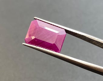 Rubí rosa natural de 10,65 quilates: corte octogonal, sin tratar