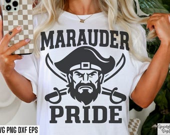 Marauder Pride Svg, Svg mascotte de maraudeur, football universitaire, png le jour du match, sport du lycée, fichier coupé maman maraudeur, conception de chemise Maurader